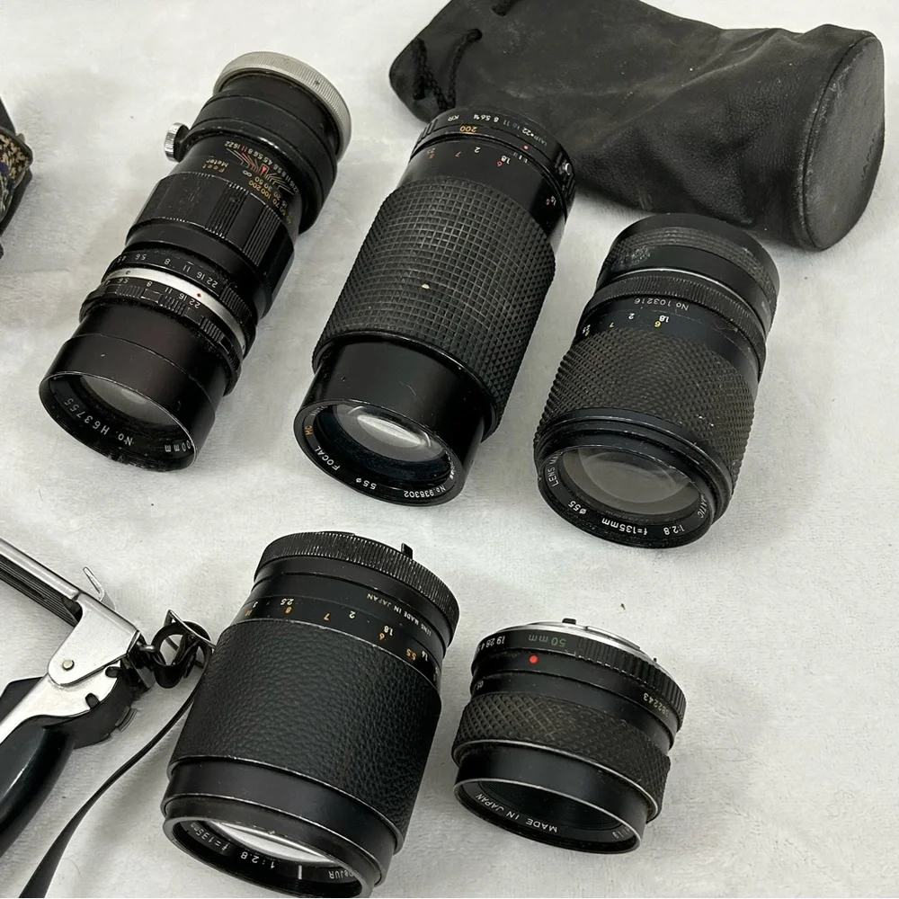 Honeywell Pentax Spotmatic 2716933 Handheld Camera + Accessories & 5 Lenses